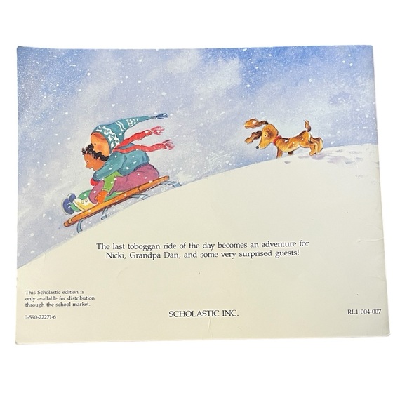 Assortment of 5 Scholastic Kid’s Winter Books - Picture 5 of 11